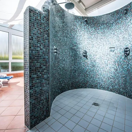 Novum 4* Hinte